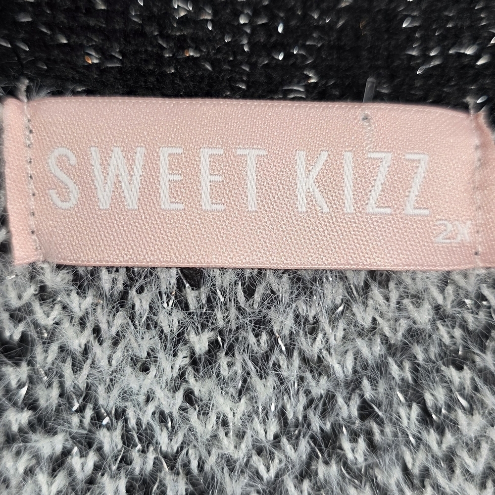 Chic Black and White Striped Women's Cardigan - Picture 4 of 5